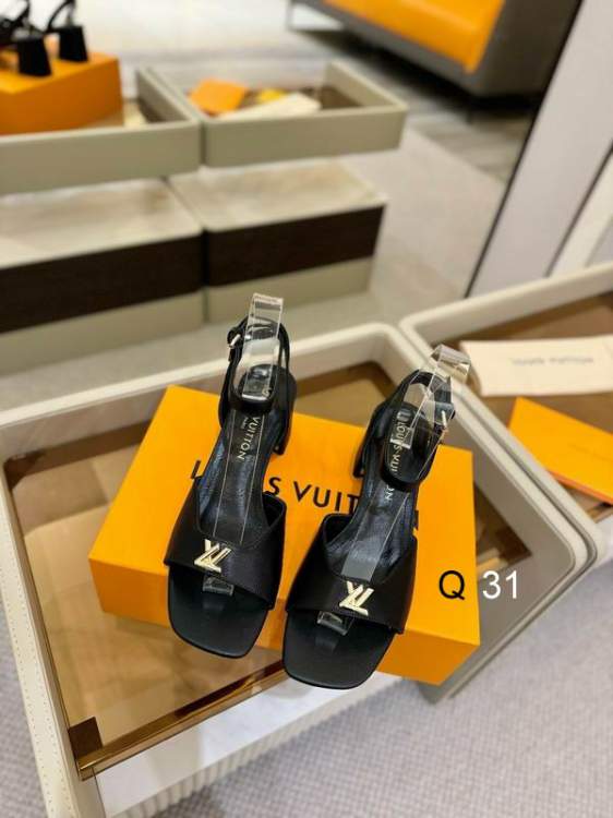 Picture of Louis Vuitton Shoes _SKULVsz35-40512466.5CMYF0410